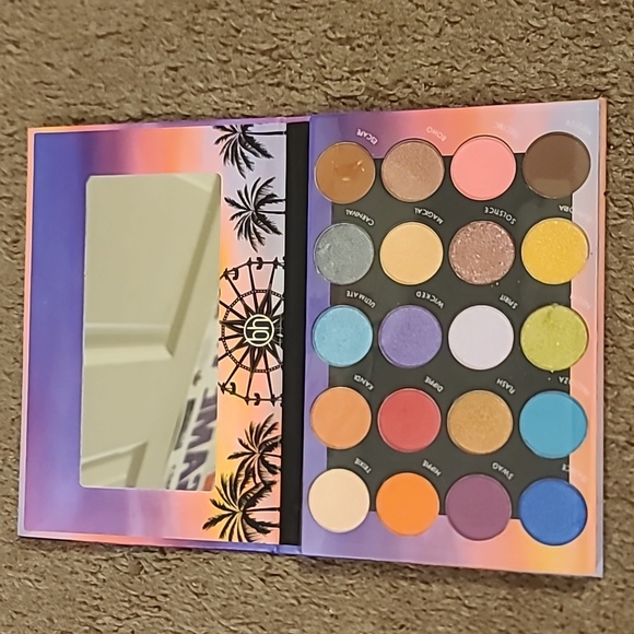 BH cosmetics 3 eyeshadow palettes - Picture 6 of 10
